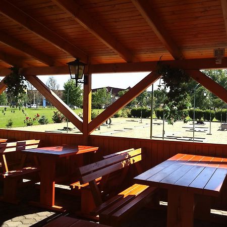 Golf Étterem és Panzió Kaposvár Exterior foto